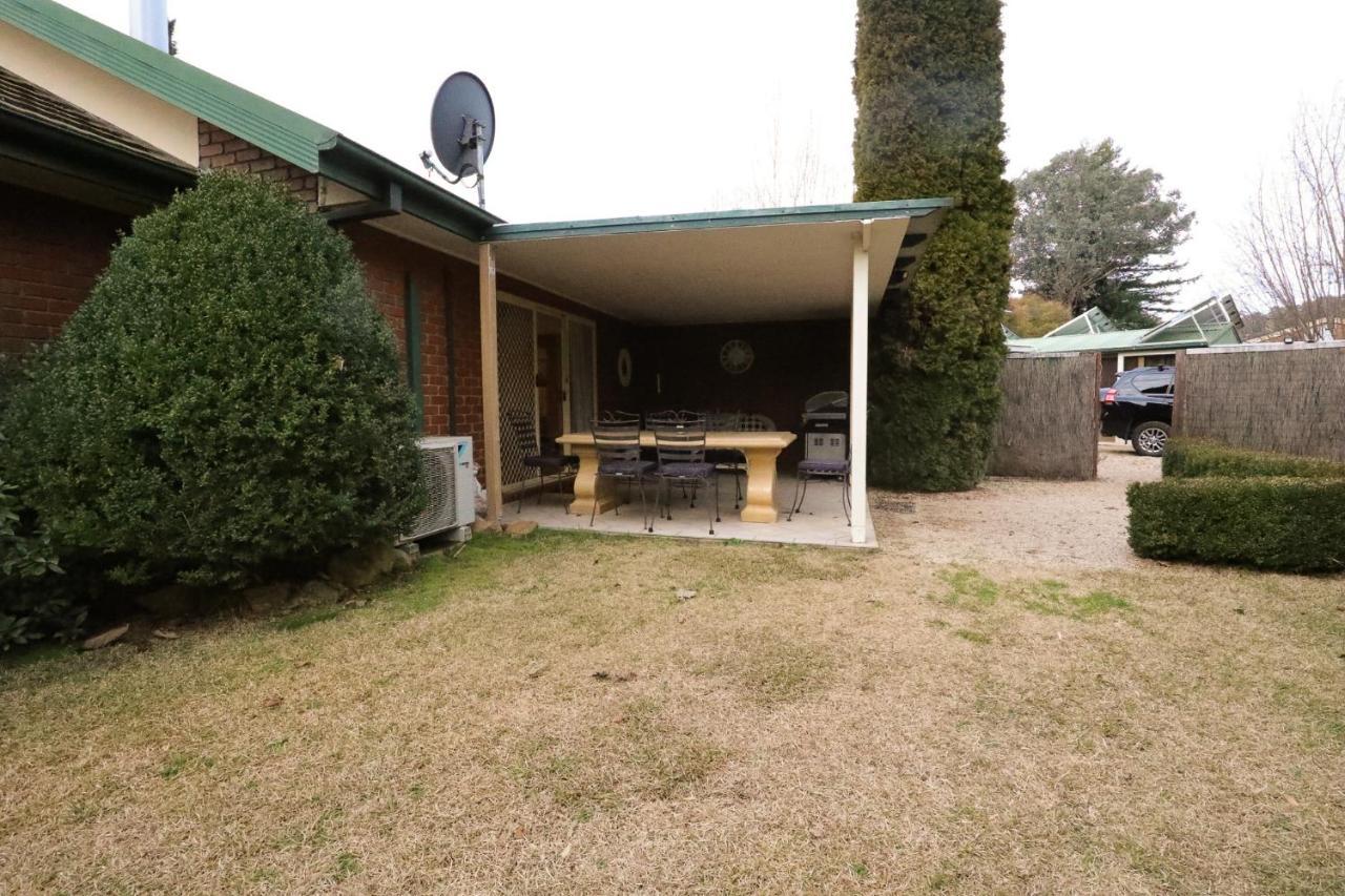 The Birch House - Silver Birches Accommodation Bright Exterior photo